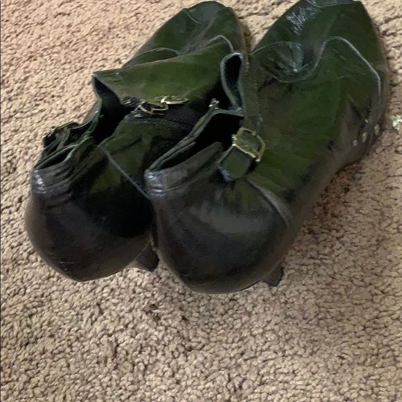 Shoes - Picture 4 of 5